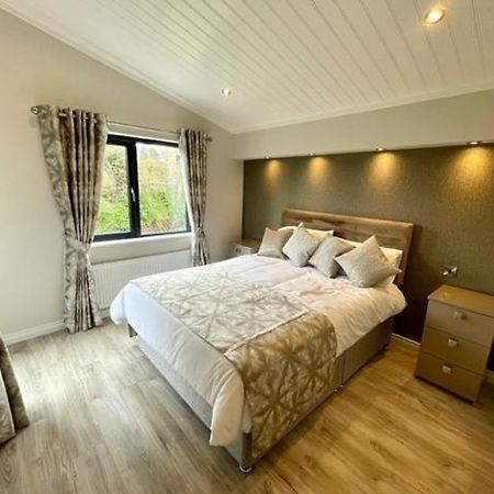 *Luxury Holiday Home With Hot Tub Close To Beach* Penally Exterior foto